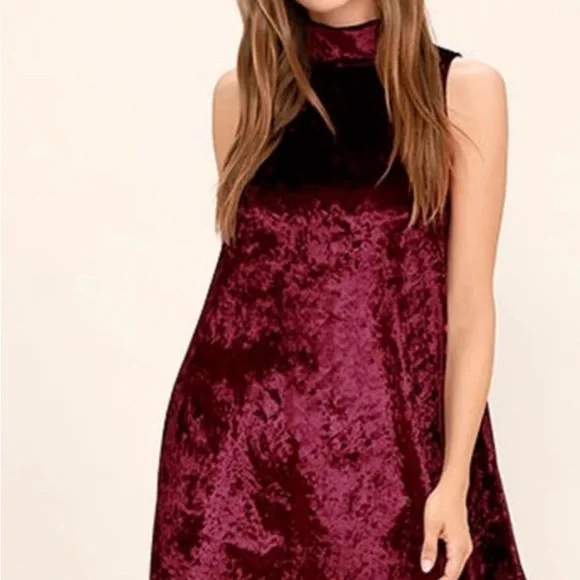 Signature Studio Velvet Midi Dress - Burgundy - Picture 2 of 2